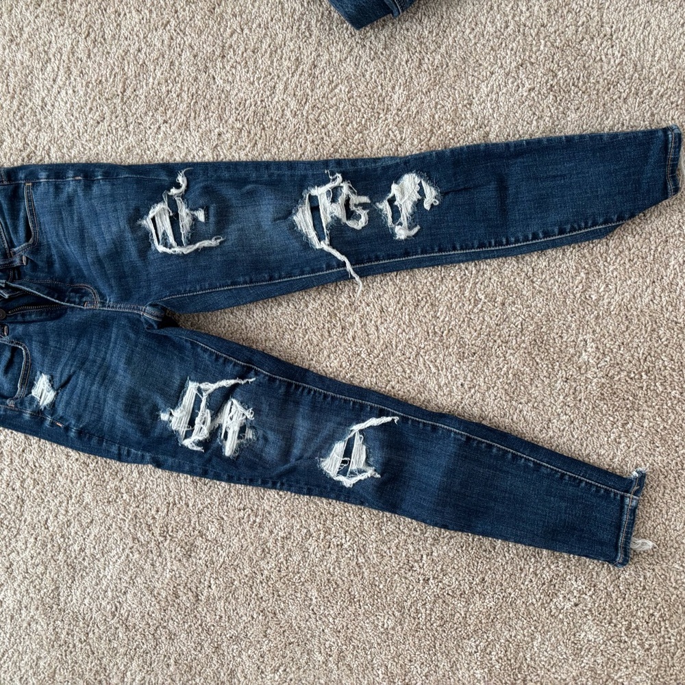 American Eagle Outfitters High Rise Distressed Blue Jeans